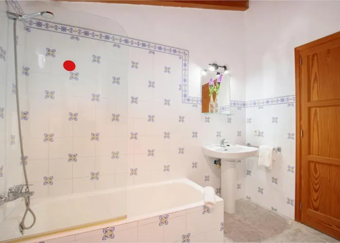 5-bedroom To Enjoy With The Family By Renthousing Pollensa