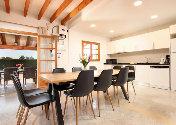 5-bedroom To Enjoy With The Family By Renthousing Pollensa